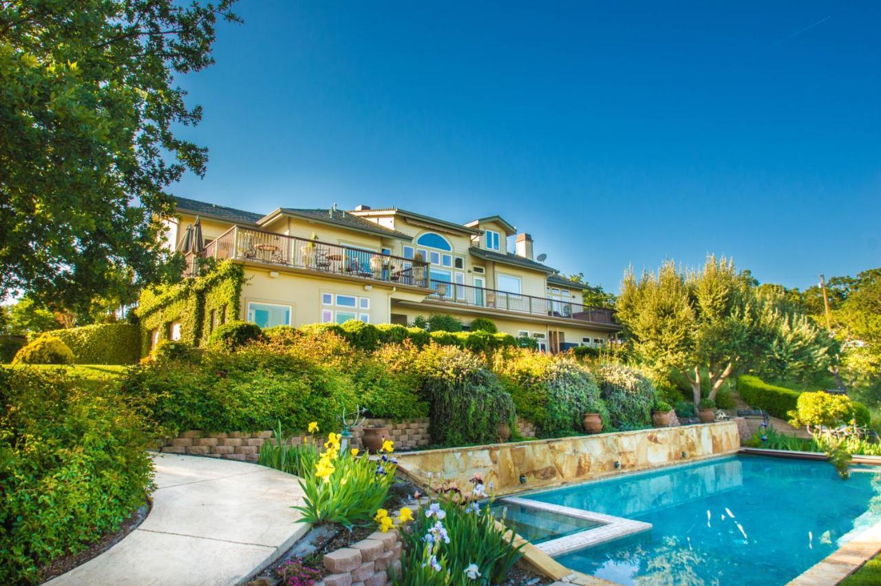 לינה וארוחת בוקר פאסו רובלס High Ridge Manor מראה חיצוני תמונה