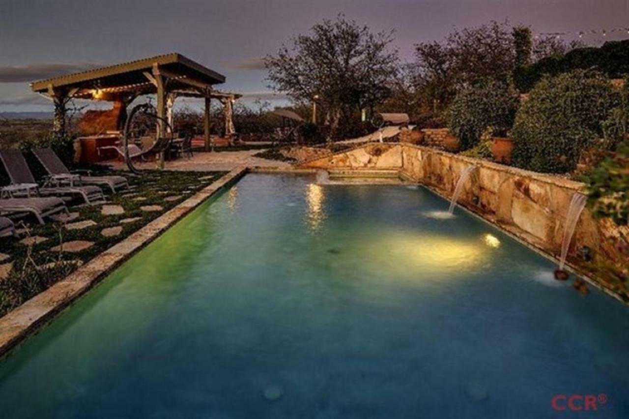 לינה וארוחת בוקר פאסו רובלס High Ridge Manor מראה חיצוני תמונה