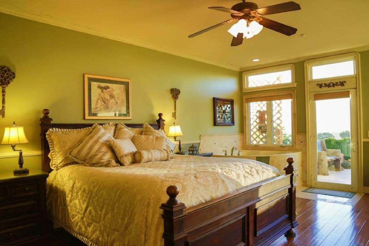 לינה וארוחת בוקר פאסו רובלס High Ridge Manor מראה חיצוני תמונה