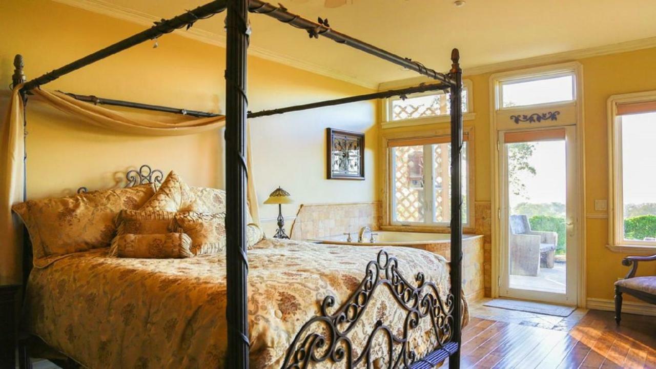 לינה וארוחת בוקר פאסו רובלס High Ridge Manor מראה חיצוני תמונה